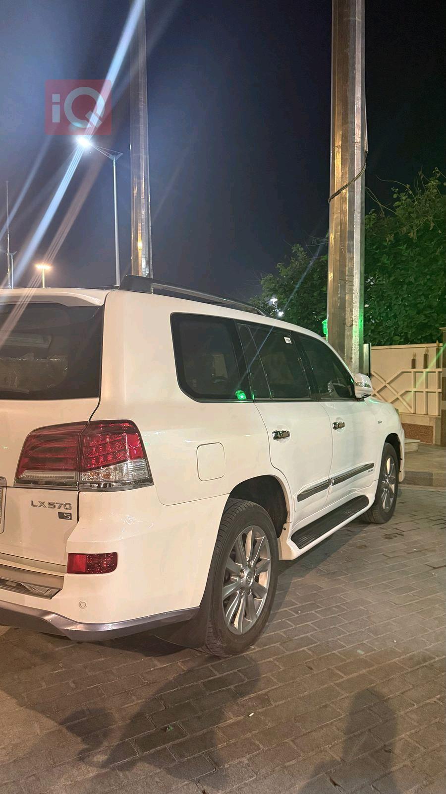 Lexus LX